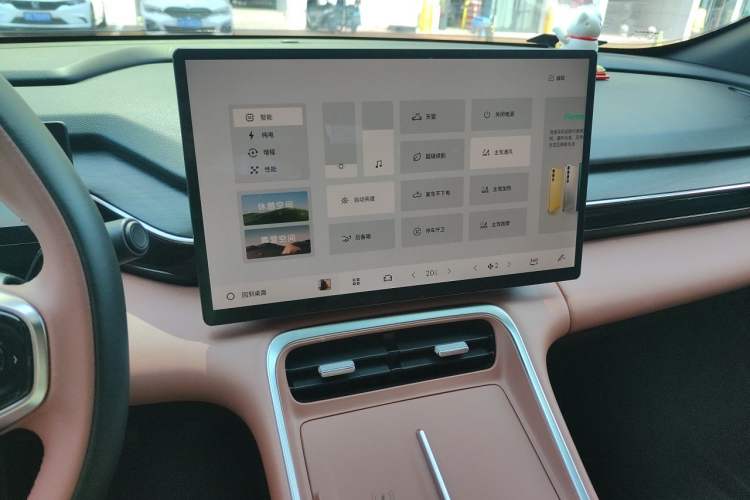 Used Geely Galaxy L6 2025 EM-i 140km Starship Edition Audio And AC Panel