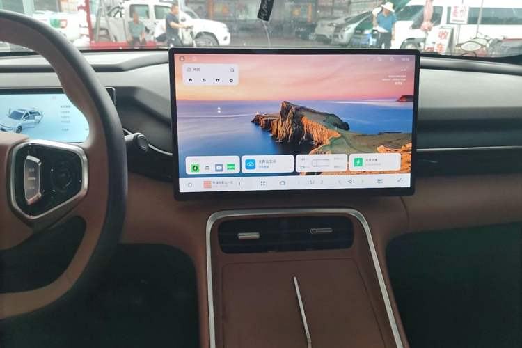 Used Geely Galaxy L6 2025 EM-i 140km Explorer+ Edition Audio And AC Panel