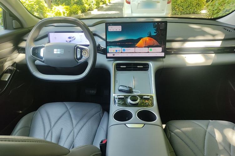 Used Geely Galaxy L6 2025 EM-i 140km Starship Edition Center Console