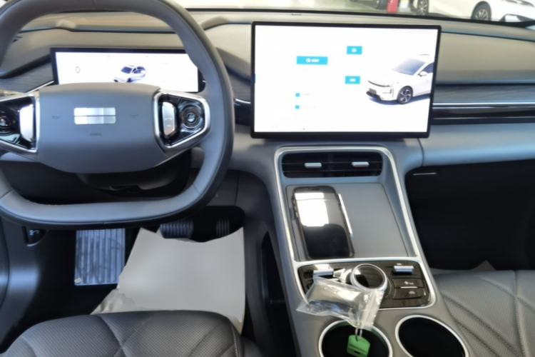 Used Geely Galaxy L6 2025 EM-i 140km Starship Edition Center Console