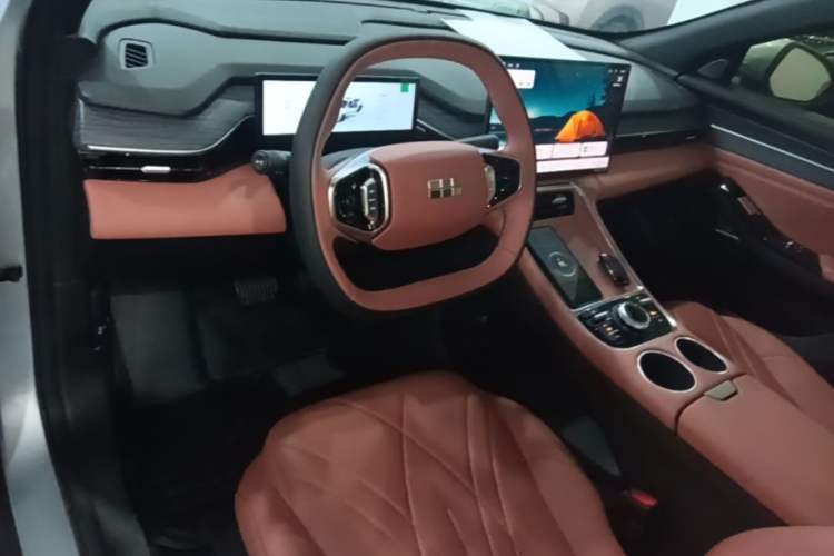 Used Geely Galaxy L6 2025 EM-i 140km Starship Edition Center Console