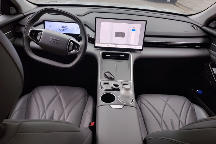 Used Geely Galaxy L6 2025 EM-i 140km Starship Edition Center Console