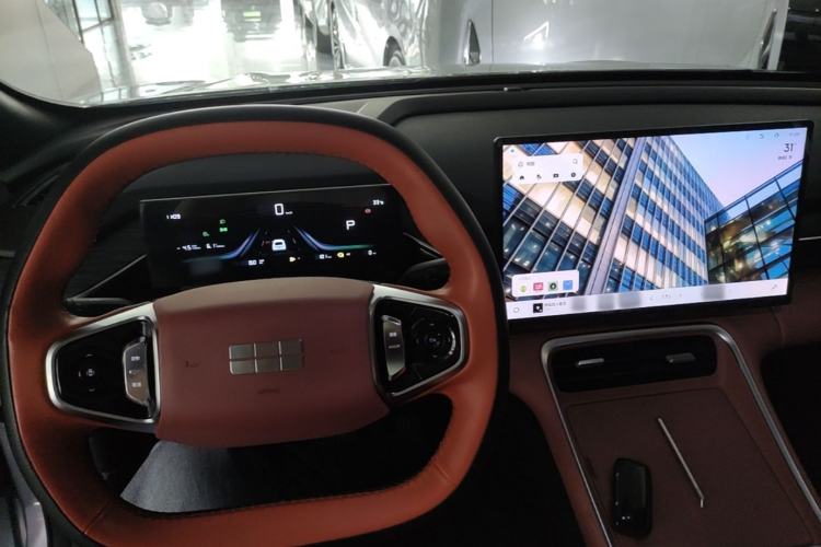 Used Geely Galaxy L6 2025 EM-i 60km Launch Edition Center Console