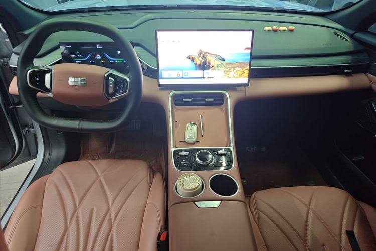 Used Geely Galaxy L6 2025 EM-i 60km Launch Edition Center Console