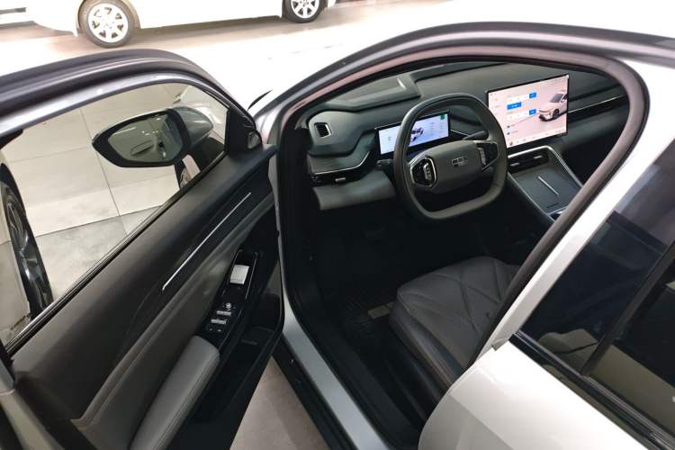 Used Geely Galaxy L6 2025 EM-i 140km Starship Edition Driver Seat