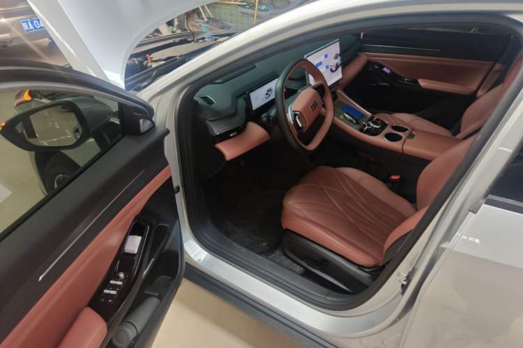 Used Geely Galaxy L6 2025 EM-i 140km Explorer+ Edition Driver Seat