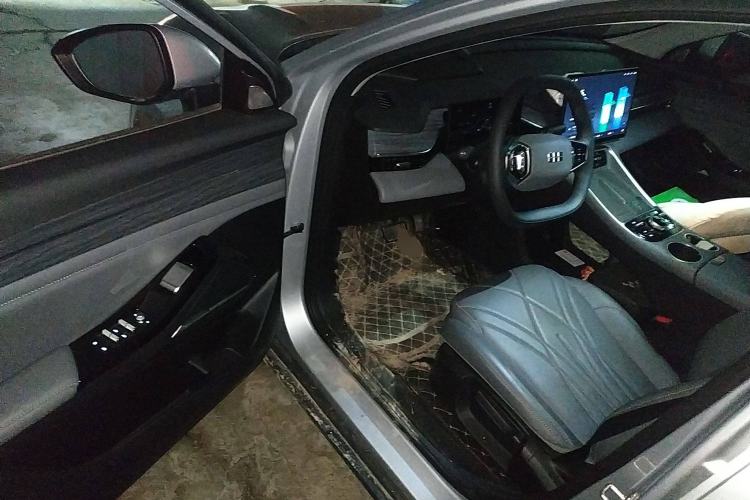 Used Geely Galaxy L6 2025 EM-i 140km Long-Range Version Driver Seat
