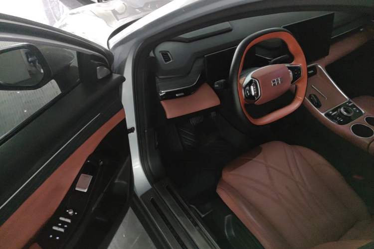 Used Geely Galaxy L6 2025 EM-i 60km Launch Edition Driver Seat