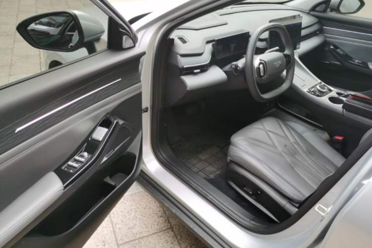 Used Geely Galaxy L6 2025 EM-i 140km Starship Edition Driver Seat