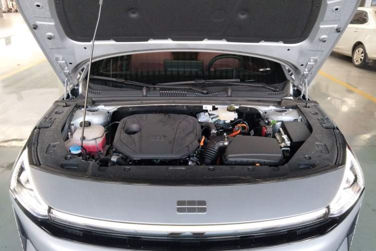 Used Geely Galaxy L6 2025 EM-i 140km Starship Edition Engine Bay
