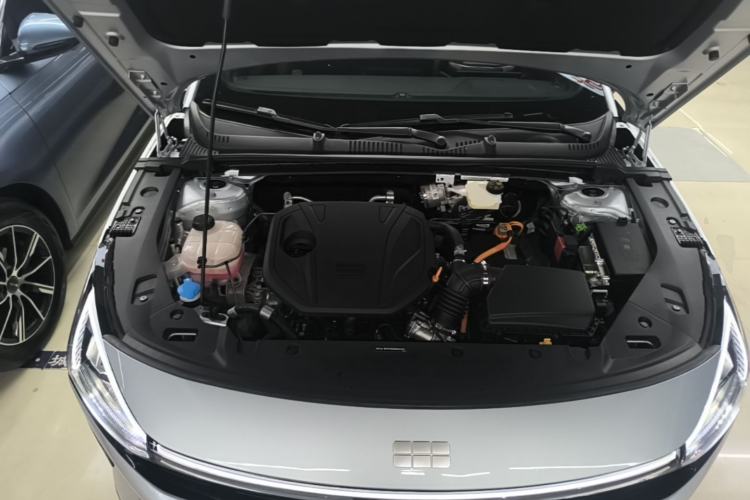 Used Geely Galaxy L6 2025 EM-i 140km Starship Edition Engine Bay