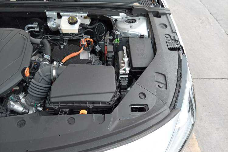 Used Geely Galaxy L6 2025 EM-i 140km Explorer+ Edition Engine Bay Left