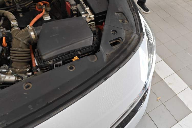 Used Geely Galaxy L6 2025 EM-i 60km Launch Edition Engine Bay Left