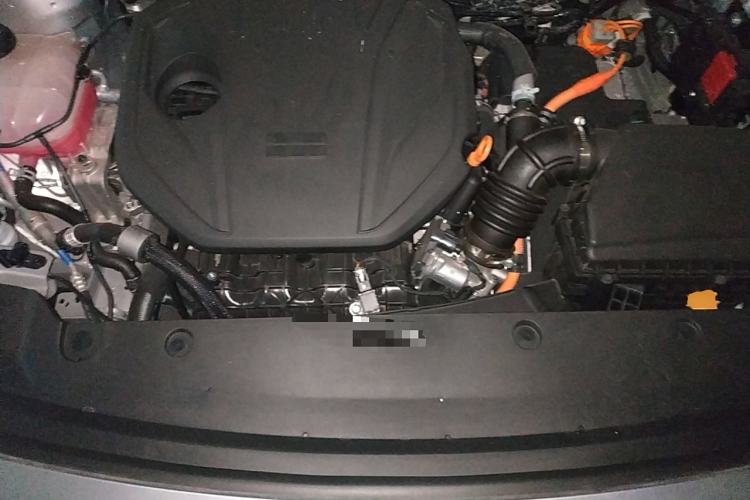 Used Geely Galaxy L6 2025 EM-i 140km Long-Range Version Engine Bay