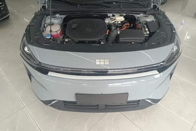 Used Geely Galaxy L6 2025 EM-i 140km Explorer+ Edition Engine Bay