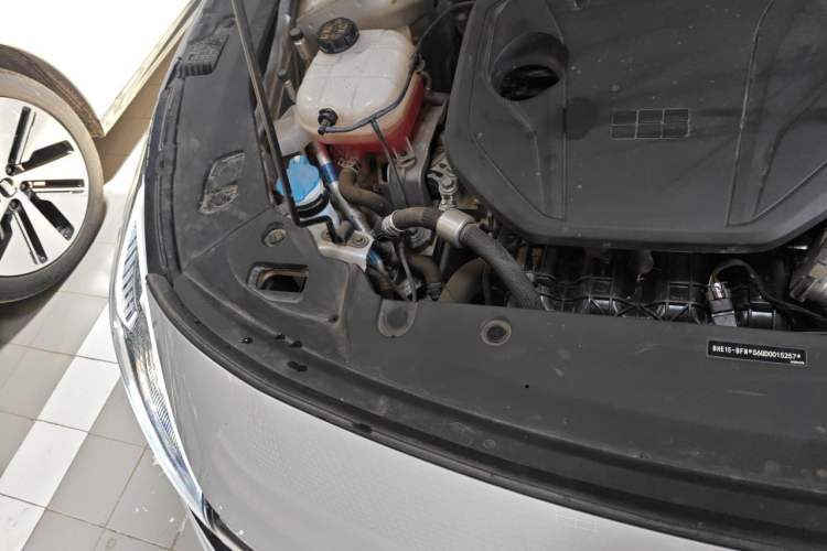 Used Geely Galaxy L6 2025 EM-i 60km Launch Edition Engine Bay Right