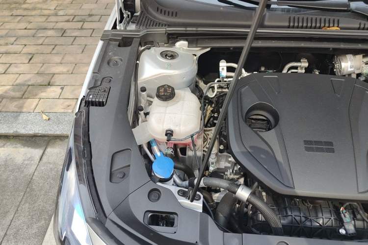 Used Geely Galaxy L6 2025 EM-i 140km Starship Edition Engine Bay Right