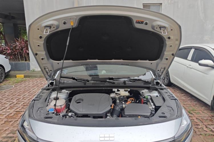 Used Geely Galaxy L6 2025 EM-i 140km Explorer+ Edition Engine Bay