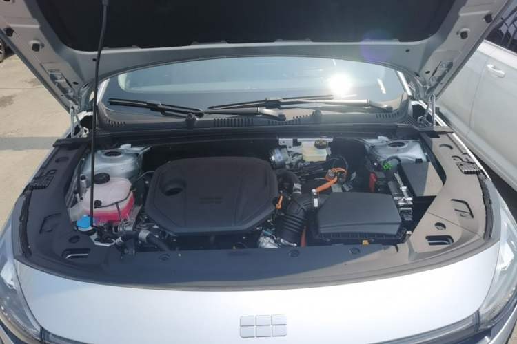 Used Geely Galaxy L6 2025 EM-i 140km Starship Edition Engine Bay
