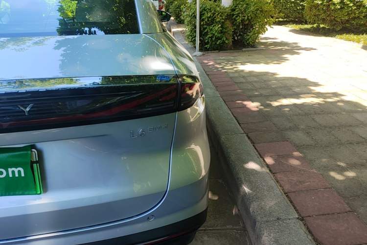 Used Geely Galaxy L6 2025 EM-i 140km Starship Edition Exterior 1