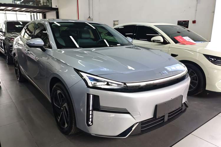 Used Geely Galaxy L6 2025 EM-i 140km Starship Edition Exterior 1