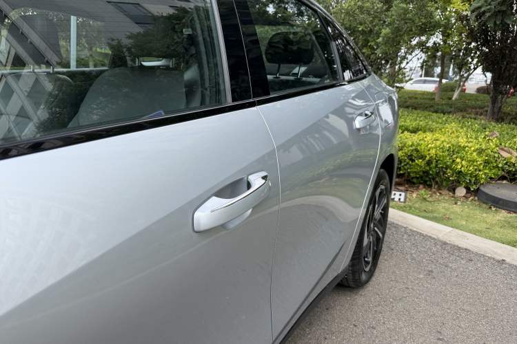 Used Geely Galaxy L6 2025 EM-i 140km Starship Edition Exterior 10