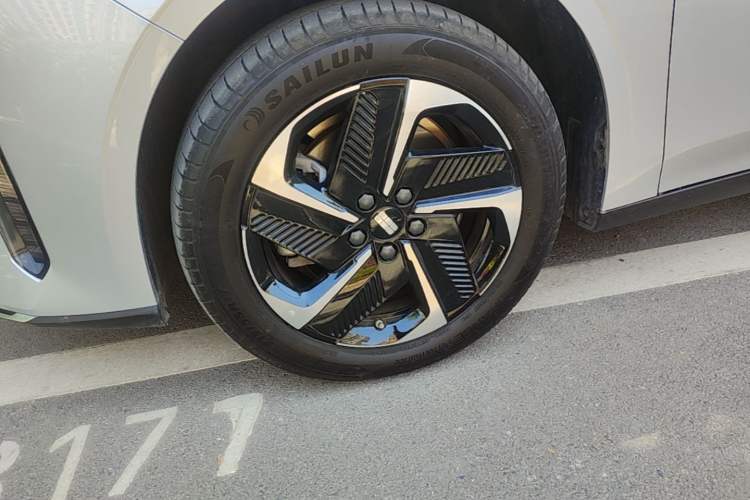 Used Geely Galaxy L6 2025 EM-i 140km Starship Edition Exterior 2