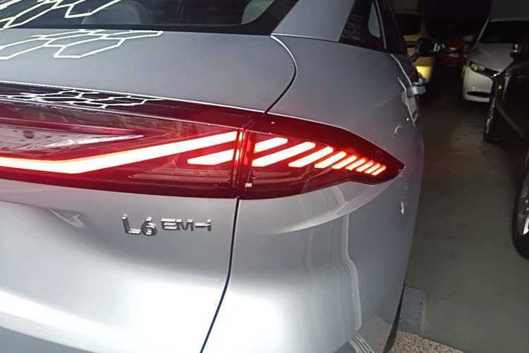 Used Geely Galaxy L6 2025 EM-i 140km Starship Edition Exterior 3