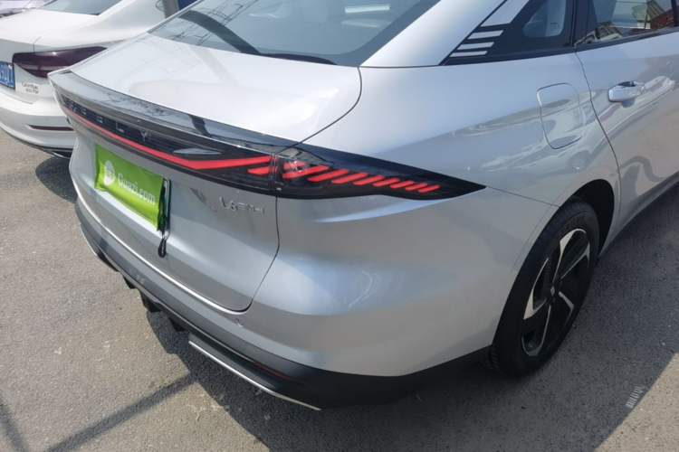 Used Geely Galaxy L6 2025 EM-i 140km Starship Edition Exterior 3