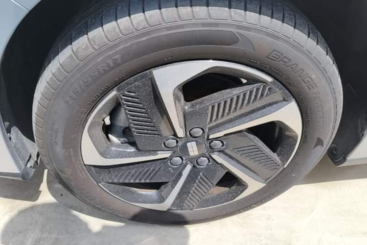 Used Geely Galaxy L6 2025 EM-i 140km Starship Edition Exterior 4
