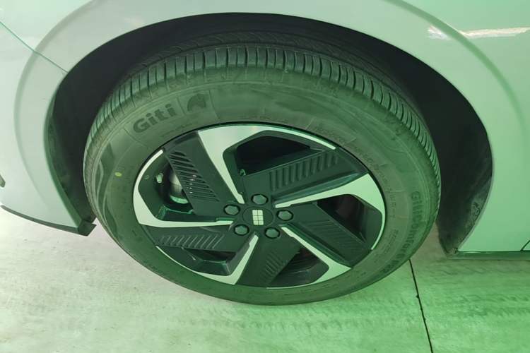 Used Geely Galaxy L6 2025 EM-i 140km Starship Edition Exterior 4
