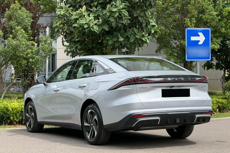 Used Geely Galaxy L6 2025 EM-i 140km Starship Edition Exterior 4
