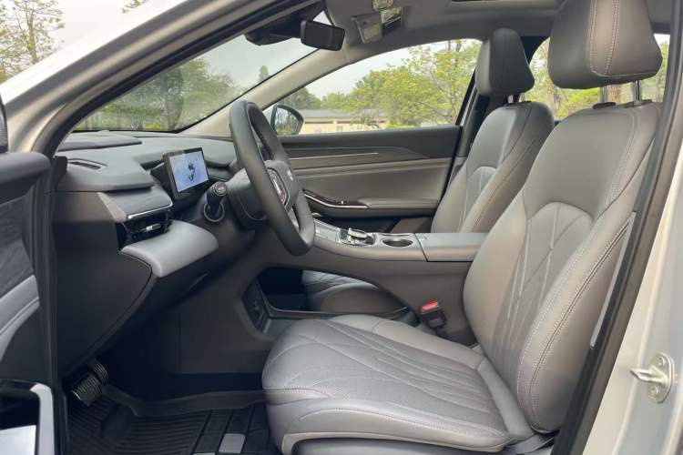 Used Geely Galaxy L6 2025 EM-i 140km Starship Edition Exterior 4