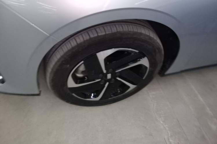 Used Geely Galaxy L6 2025 EM-i 140km Starship Edition Exterior 4