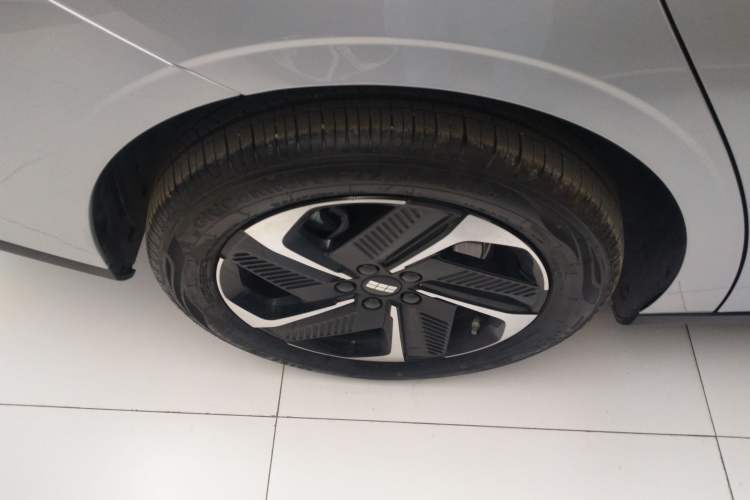 Used Geely Galaxy L6 2025 EM-i 140km Starship Edition Exterior 5