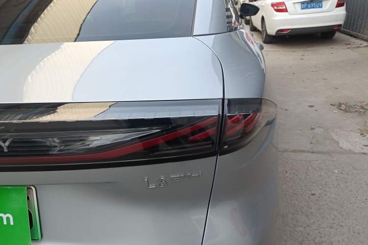 Used Geely Galaxy L6 2025 EM-i 140km Starship Edition Exterior 6