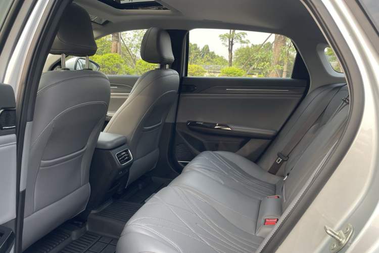 Used Geely Galaxy L6 2025 EM-i 140km Starship Edition Exterior 6