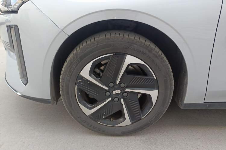 Used Geely Galaxy L6 2025 EM-i 140km Starship Edition Exterior 7