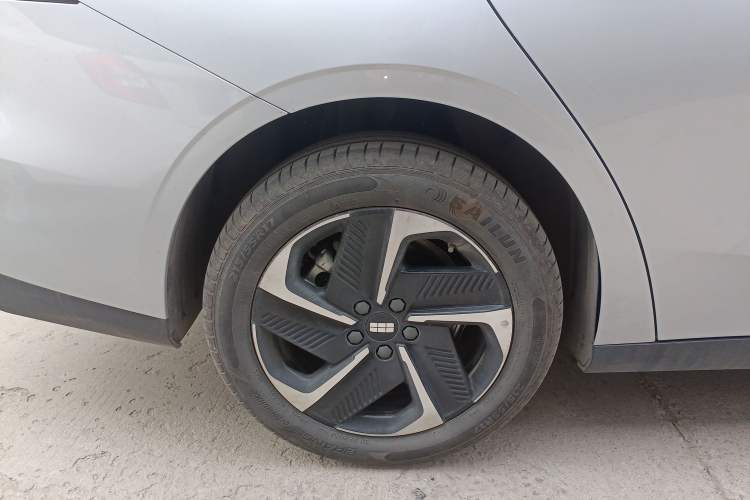 Used Geely Galaxy L6 2025 EM-i 140km Starship Edition Exterior 8
