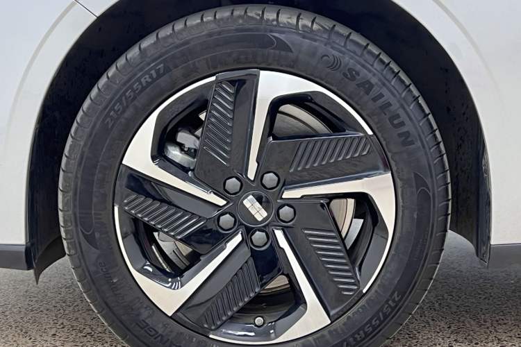 Used Geely Galaxy L6 2025 EM-i 140km Starship Edition Exterior 8