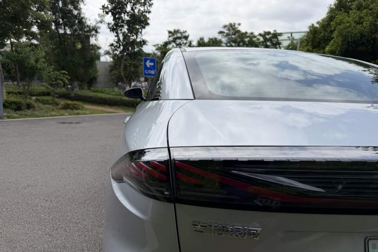 Used Geely Galaxy L6 2025 EM-i 140km Starship Edition Exterior 8