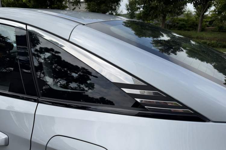 Used Geely Galaxy L6 2025 EM-i 140km Starship Edition Exterior 9