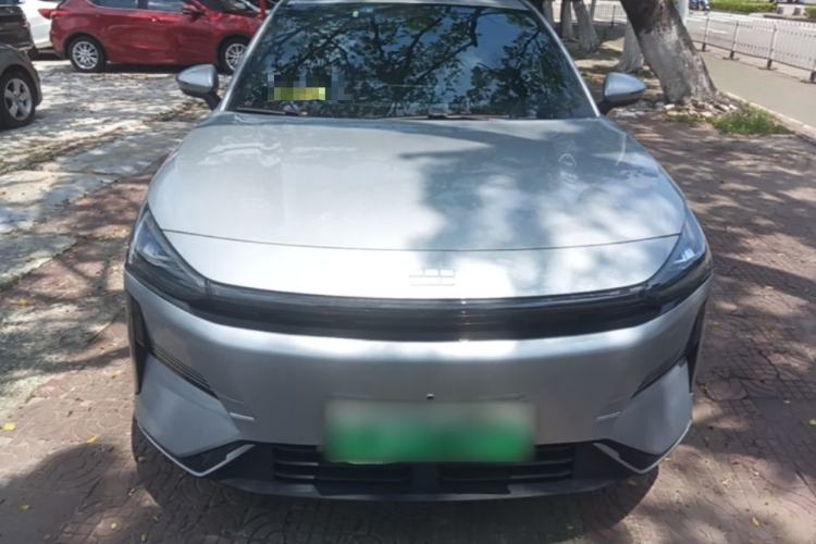 Used Geely Galaxy L6 2025 EM-i 140km Long-Range Version Front
