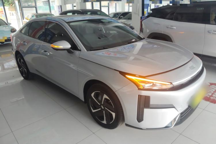 Used Geely Galaxy L6 2025 EM-i 140km Starship Edition Front Right 45 Deg