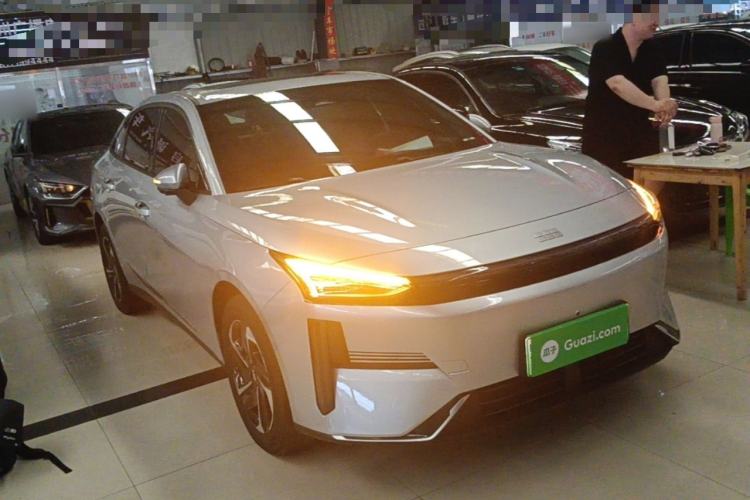 Used Geely Galaxy L6 2025 EM-i 140km Explorer+ Edition Front Right 45 Deg