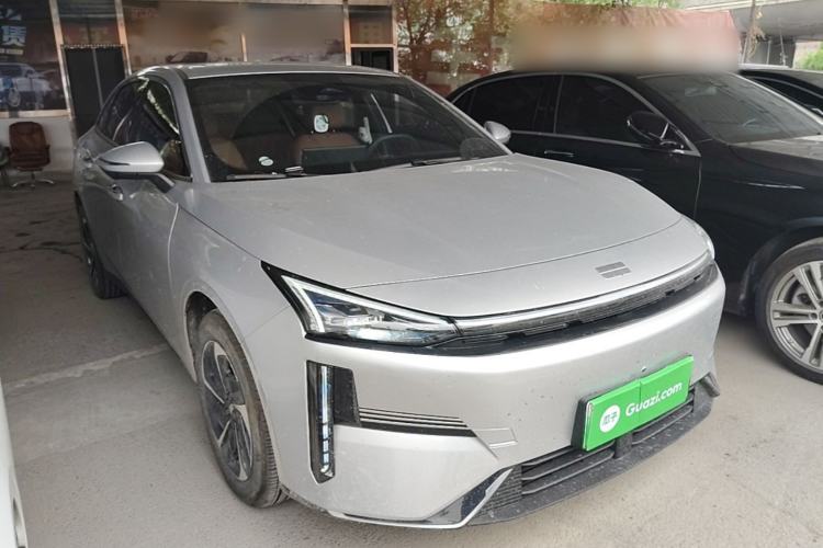 Used Geely Galaxy L6 2025 EM-i 140km Explorer+ Edition Front Right 45 Deg