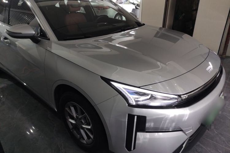 Used Geely Galaxy L6 2025 EM-i 60km Launch Edition Front Right 45 Deg
