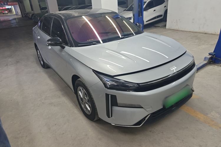 Used Geely Galaxy L6 2025 EM-i 60km Launch Edition Front Right 45 Deg
