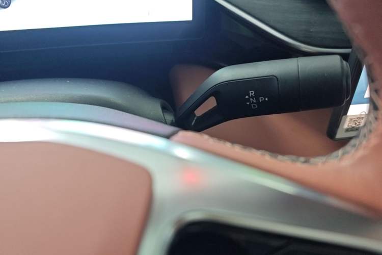 Used Geely Galaxy L6 2025 EM-i 140km Explorer+ Edition Gear Lever