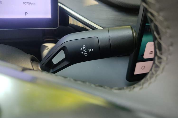 Used Geely Galaxy L6 2025 EM-i 140km Starship Edition Gear Lever